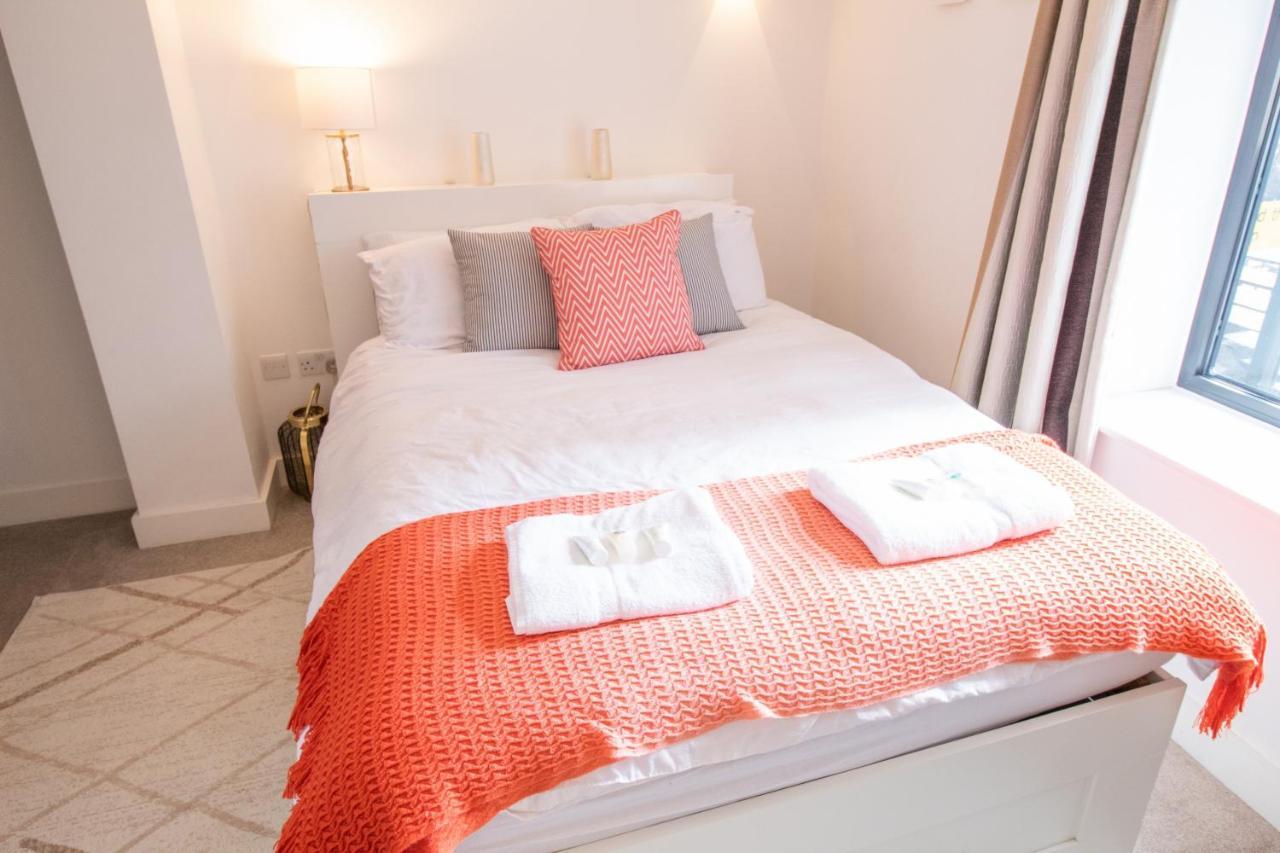 The New52 Oxford By 360Stays - Bespoke 2 Bed Luxury Apartment In The Heart Of Oxford City Centre With Parking 외부 사진