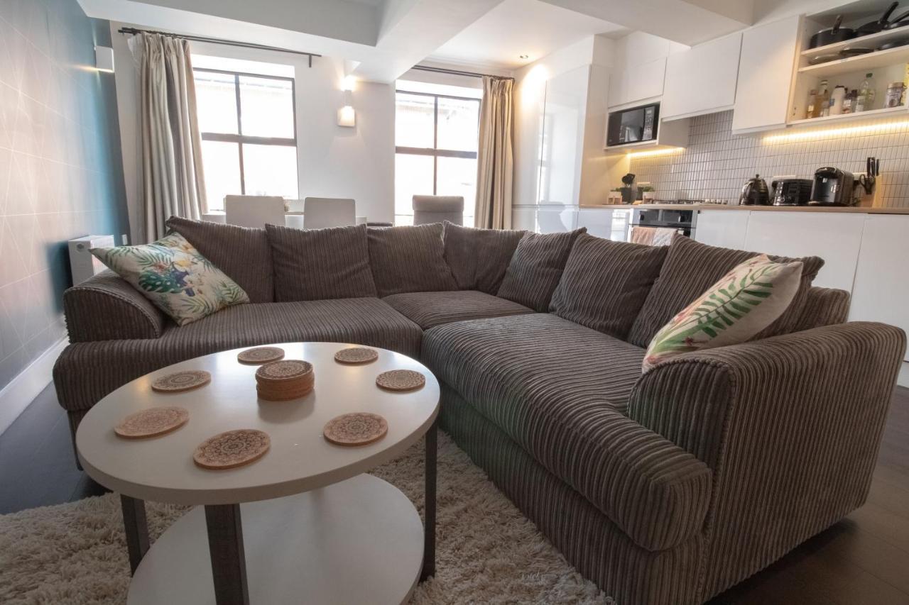 The New52 Oxford By 360Stays - Bespoke 2 Bed Luxury Apartment In The Heart Of Oxford City Centre With Parking 외부 사진