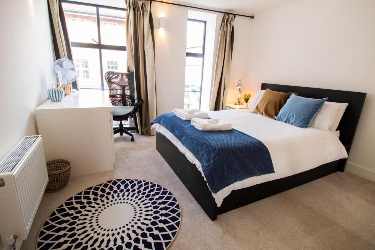 The New52 Oxford By 360Stays - Bespoke 2 Bed Luxury Apartment In The Heart Of Oxford City Centre With Parking 외부 사진